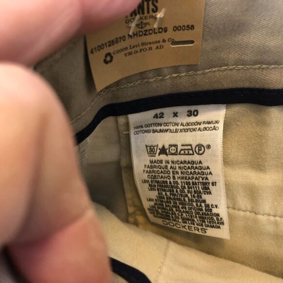 NWT Dockers Men's D4 Relaxed Chino Pants Size 42x30 Beige Flat Front Straight - Picture 7 of 15